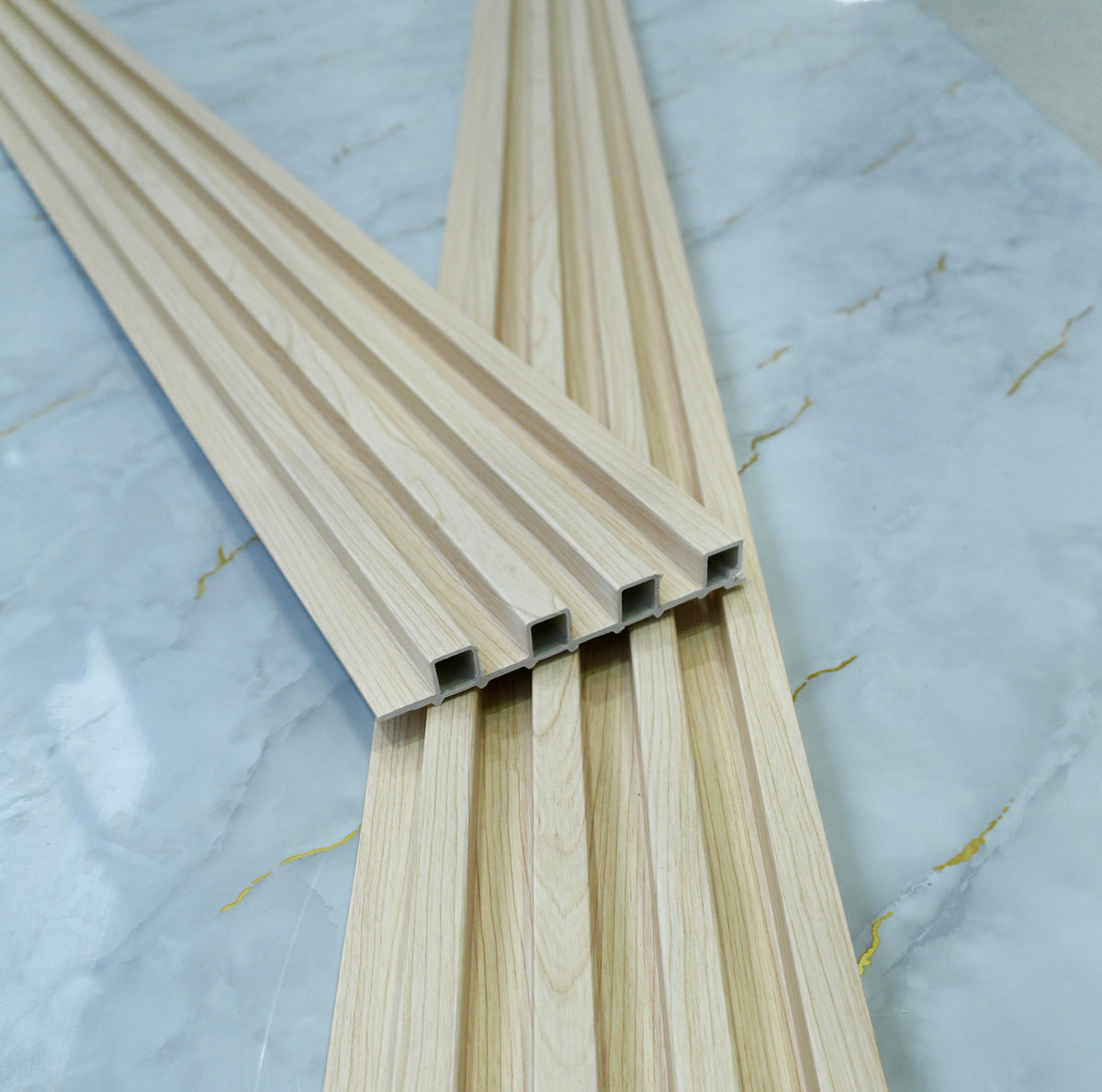 Panel WPC 9064-38 - textura madera fresno claro