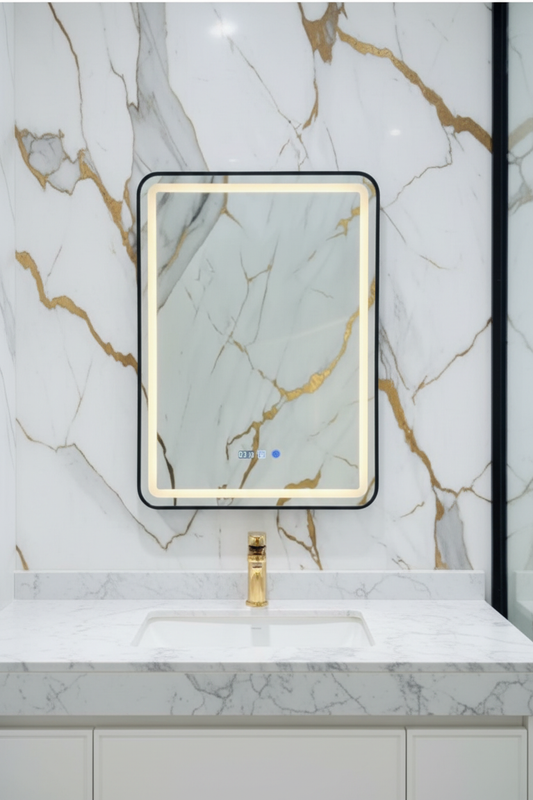 Espejo rectangular LED marco negro L-14 BLACK en baño de lujo